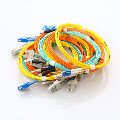 SM DX Kabel Patch Kabel Fiber SC APC Ke LC UPC Dengan Klip RoHS Compliant