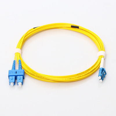 SM DX Kabel Patch Kabel Fiber SC APC Ke LC UPC Dengan Klip RoHS Compliant