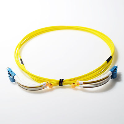 Rangkap SC UPC Kabel Fiber Patch multimode Warna Kuning Boot Sudut 90 Derajat