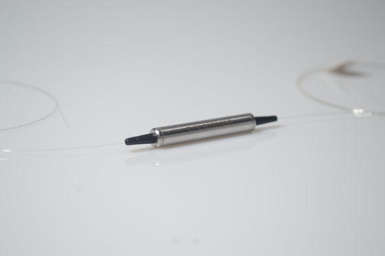 Fiber Optic Isolator EDFA/CATV Menggunakan Isolasi Tinggi Pita Lebar 3 Port 1x2 40 0,35 Db (Maks 0,5) 1310 atau 1550 Nm 0,10 Db